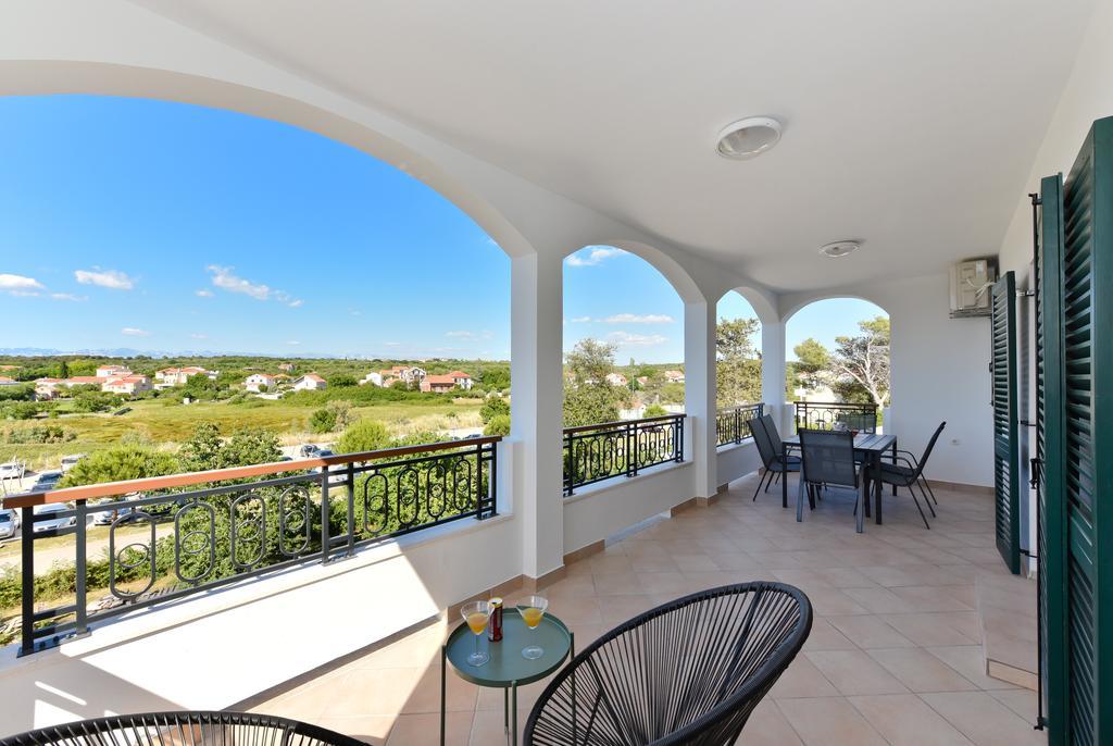 Mediterraneo Garden Apartments Petrcane Eksteriør billede