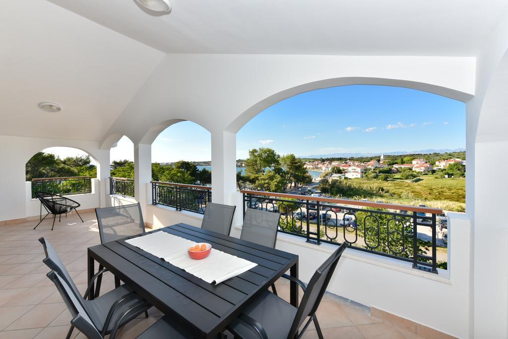Mediterraneo Garden Apartments Petrcane Eksteriør billede