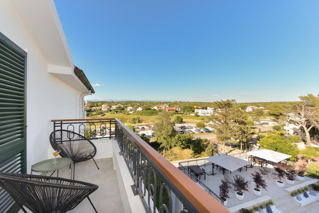 Mediterraneo Garden Apartments Petrcane Eksteriør billede