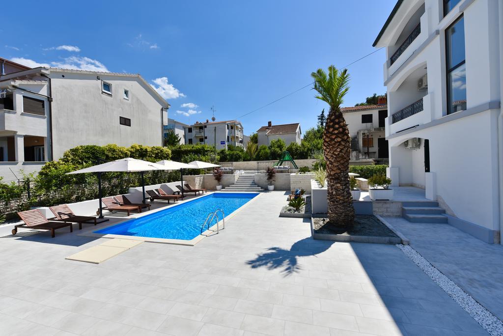 Mediterraneo Garden Apartments Petrcane Eksteriør billede