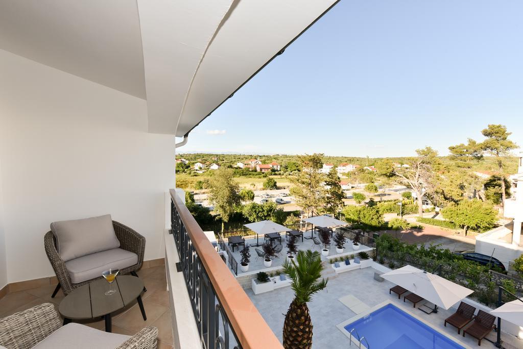 Mediterraneo Garden Apartments Petrcane Eksteriør billede