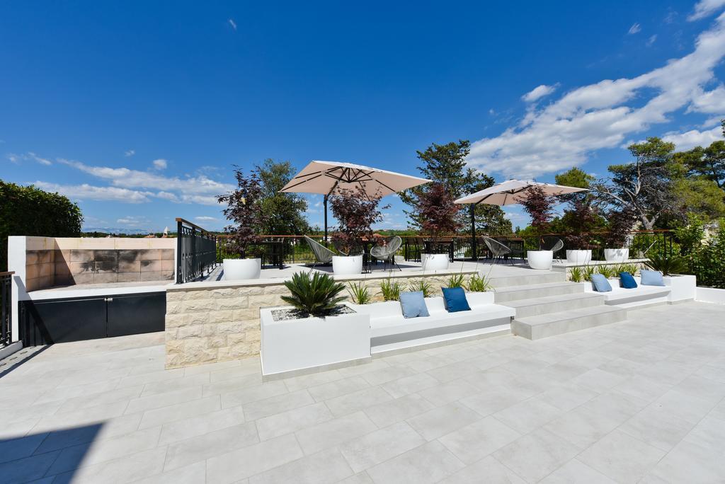 Mediterraneo Garden Apartments Petrcane Eksteriør billede